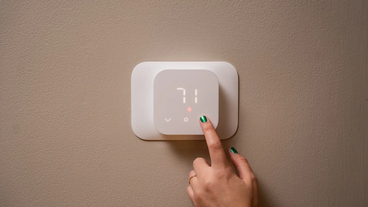 What are smart thermostats?